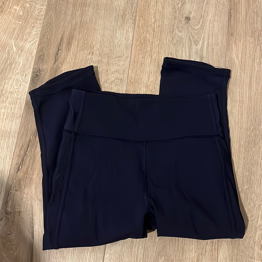 Navy Lululemon leggings cropped